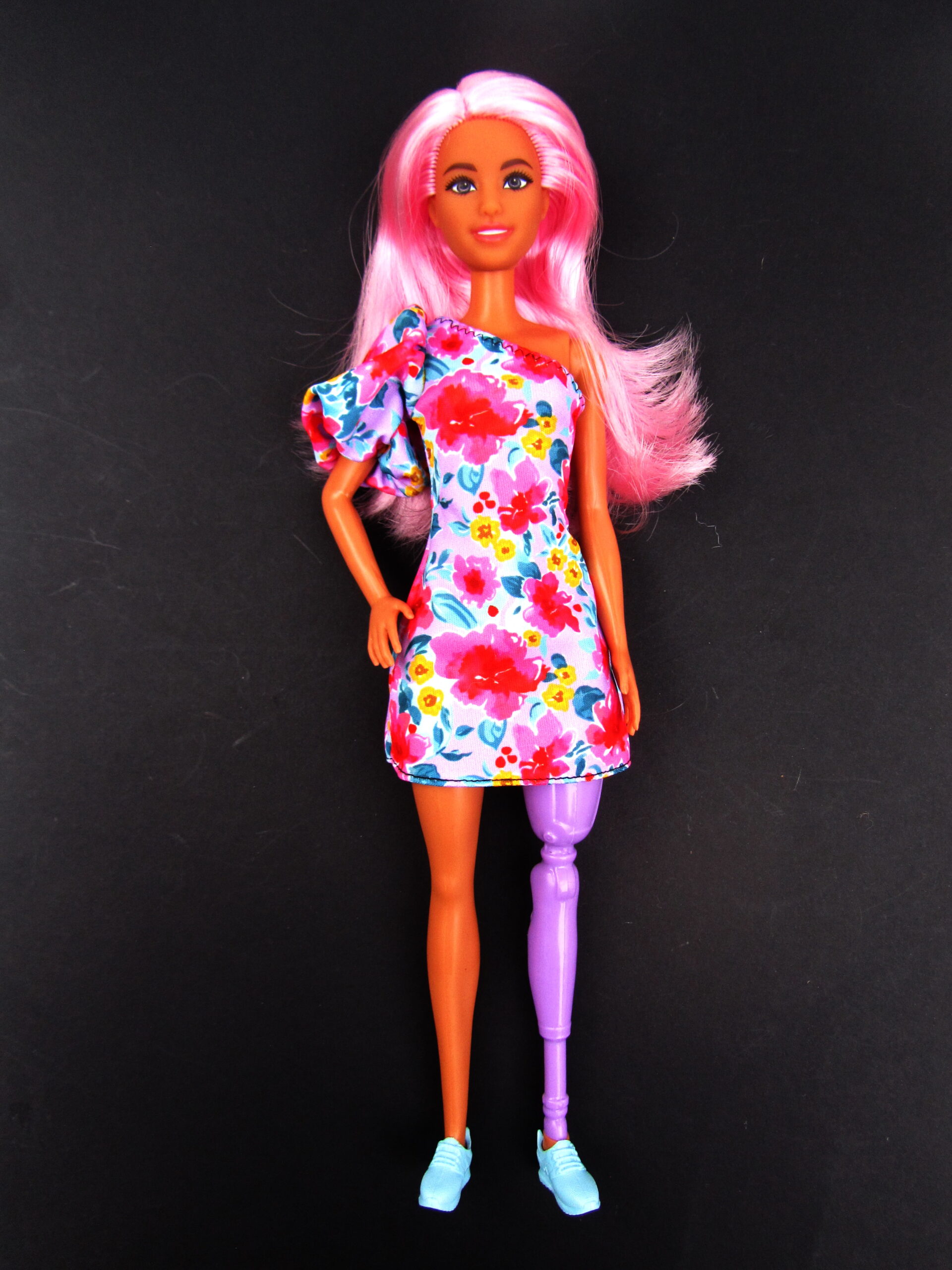 barbie-fashionistas-189 prosthetic leg fashiondollsnmore.com