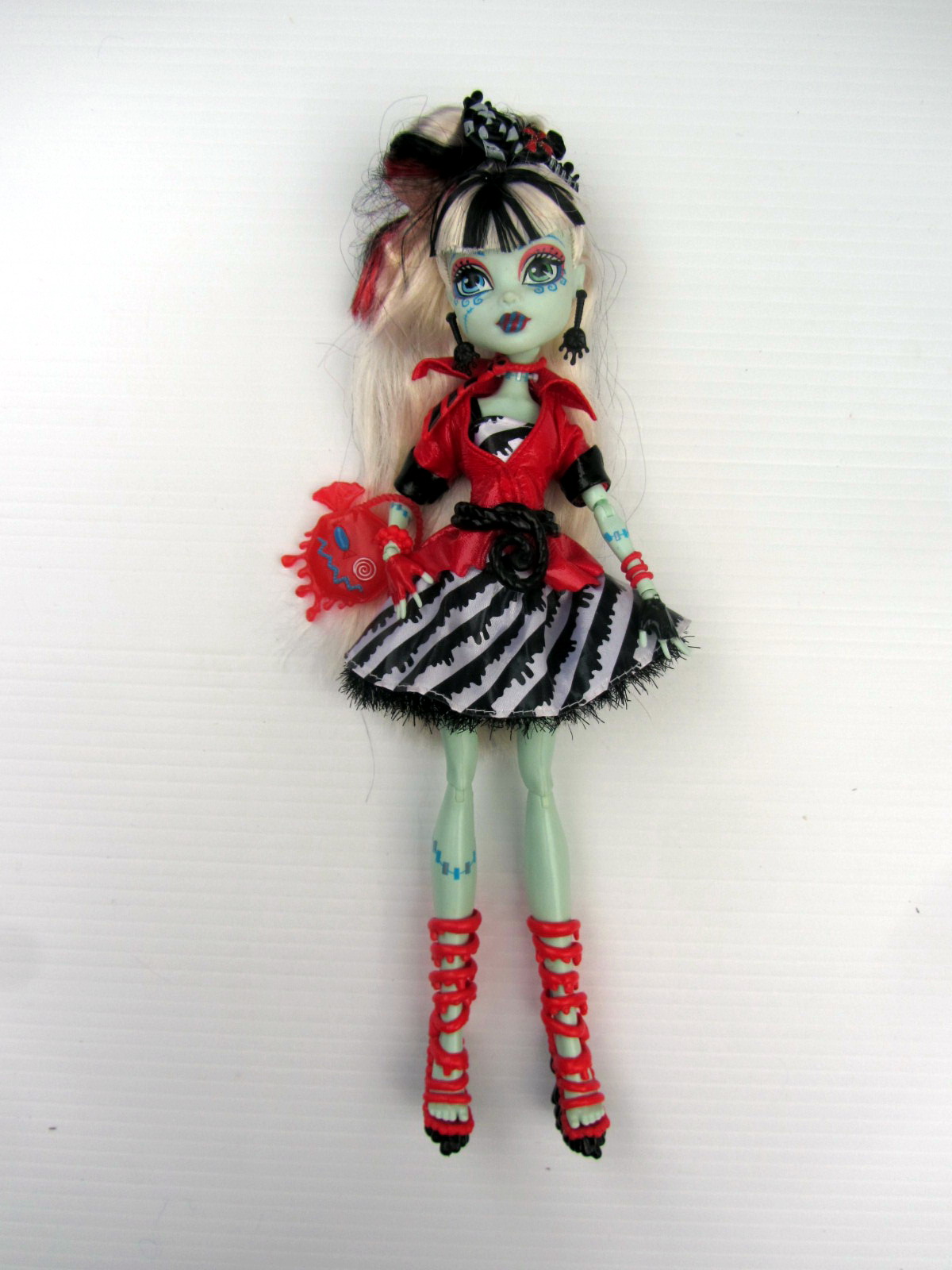 monster-high-sweet-screams-frankie-stein fashiondollsnmore.com