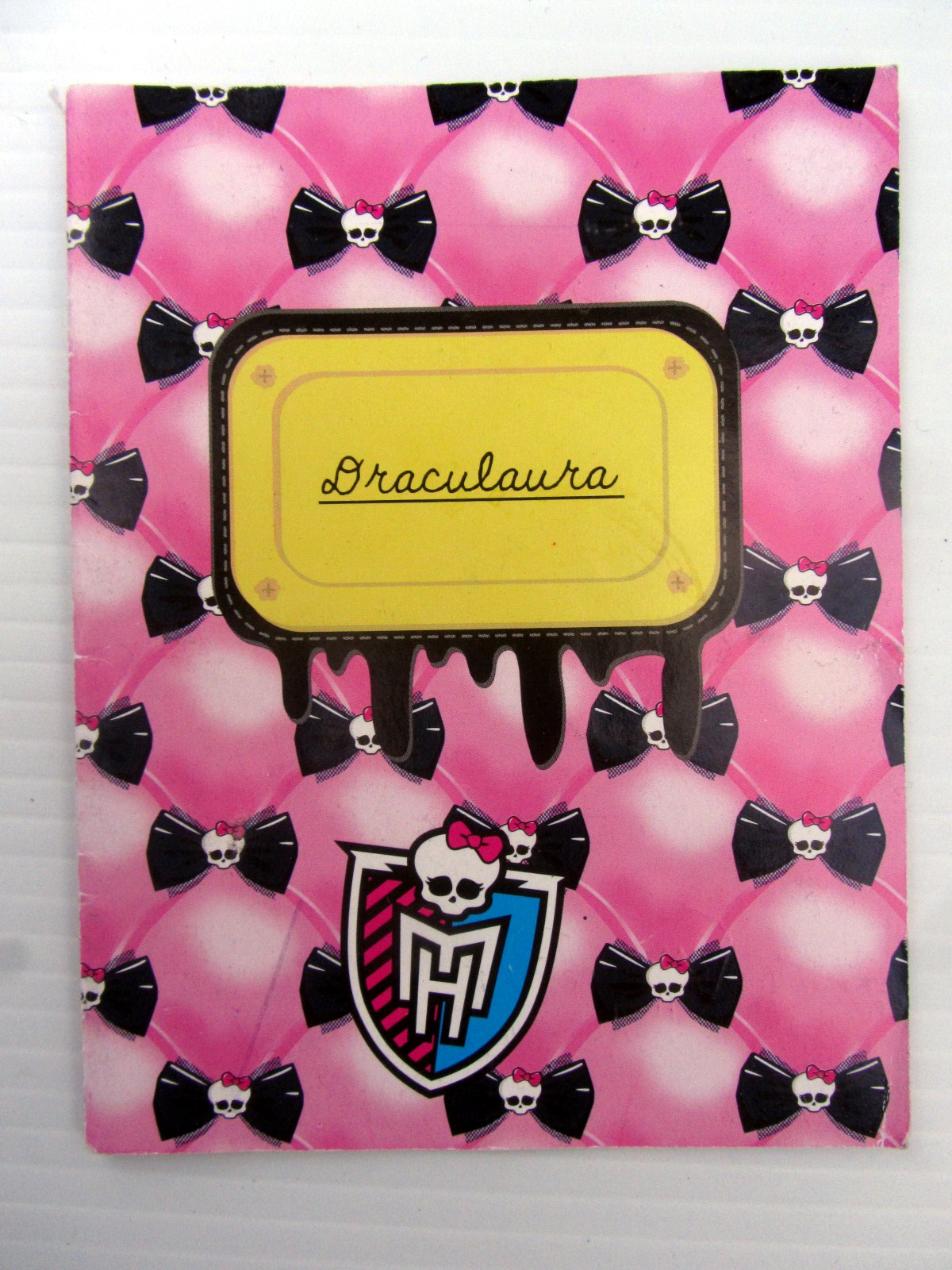 monster-high-booklet-draculaura-art-class-fashiondollsnmore