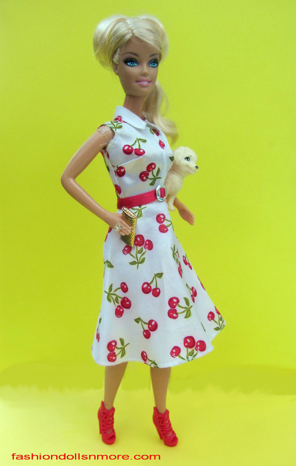 barbie-fashion-avenue-cherry-dress-2002 fashiondollsnmore.com barbie-fashion-avenue-cherry-dress-2002 fashiondollsnmore.com